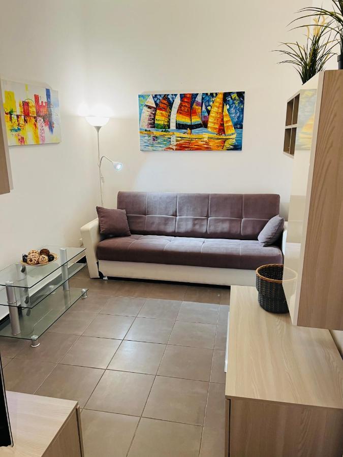 Apartment Low-cost Fillak